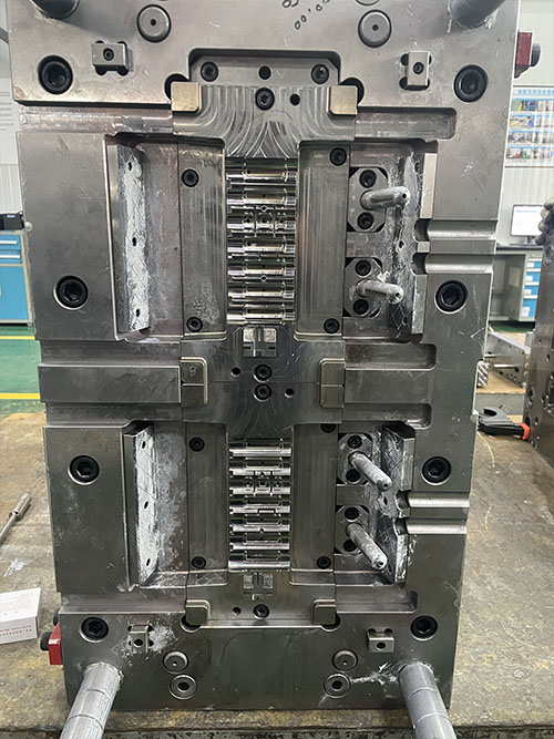 INJECTION MOLD